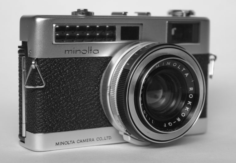 Minoltina S rangefinder camera